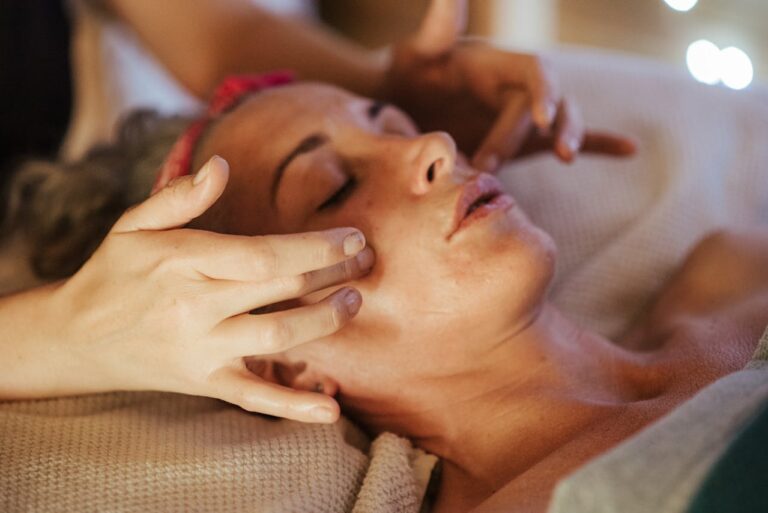 Wat is deep tissue massage? Alles wat je moet weten